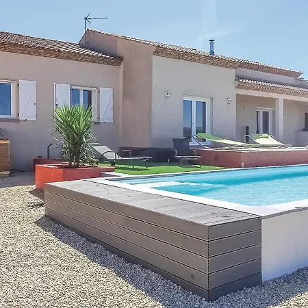 3 Bedroom Cozy In Holiday home